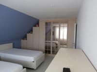 Zimmereinrichtung für Schlafzimmer mit zwei Betten