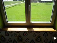 Innenansicht Fenster weiß mit Holzfensterbank 