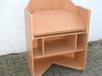 Rednerpult aus Holz