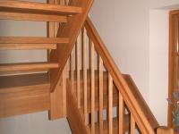 Holztreppe Ansicht von links