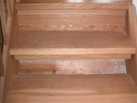 Holztreppe Ansicht zweier Stufen