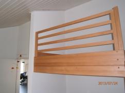 Holz-Hochbett Nahaufnahme