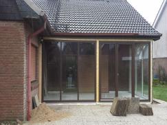 Fensterfront ohne Jalousien