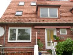 Vorher Fenster- und Terrassentürelement weiß bei Einfamilienhaus