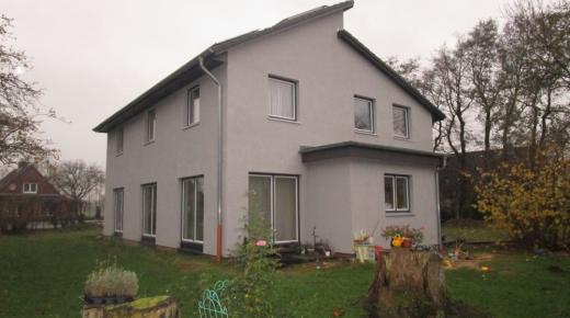 Hausansicht Fenster anthrazit mit weißem Innenrahmen