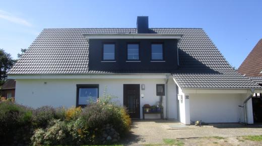 Fenster und Haustür in anthrazit