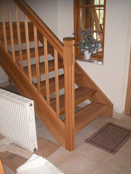 Holztreppe und Einbau einer Heizung 