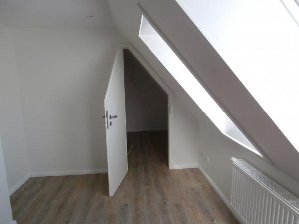 Abgeschrägte Innentür in weiß
