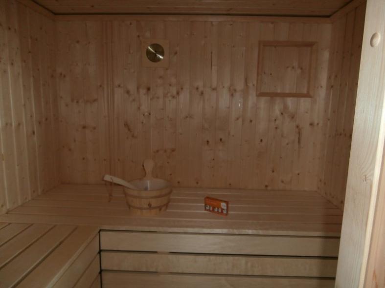 Sauna mit Aufguss-Zubehör 