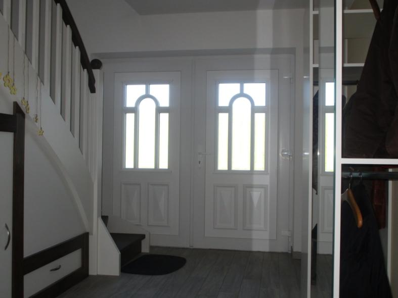Innenansicht doppelflügeliger Haustür weiß mit Lichtausschnitten