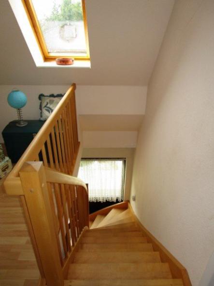 Holztreppe gewendelt aus Sicht von oben