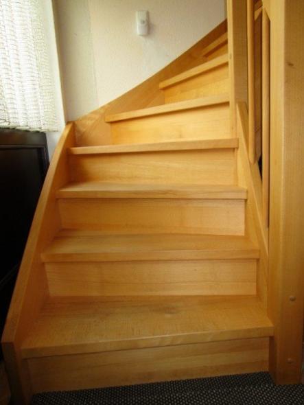Holztreppe gewendelt Ansicht von unten
