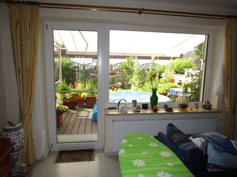 Terrassentür mit breitem Seitenteil 