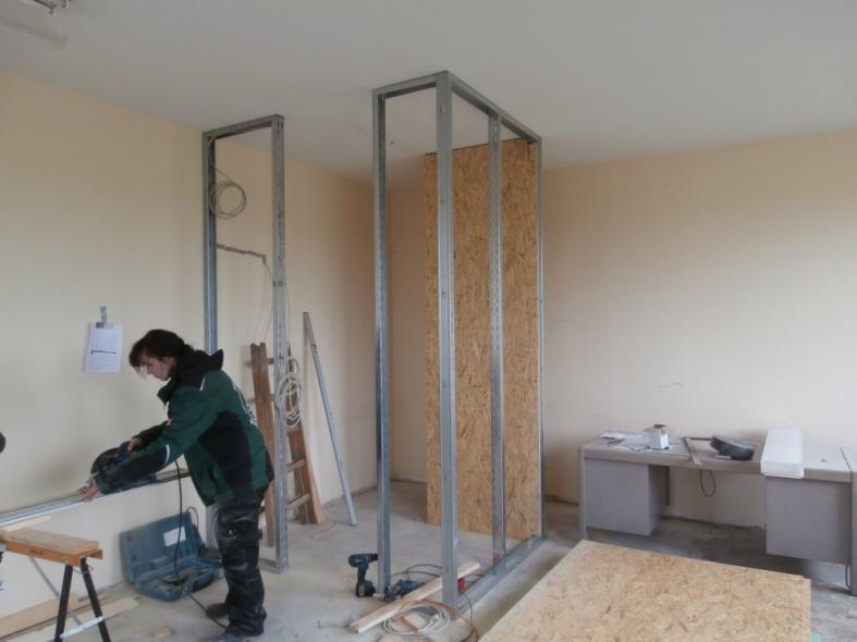 Ziehen einer Wand und Einbau einer Innentür