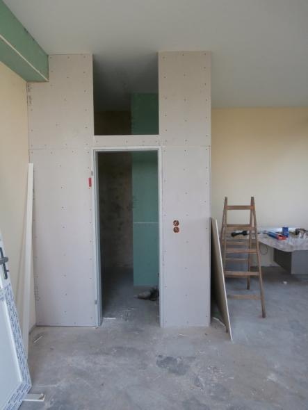 Ziehen einer Wand und Einbau einer Innentür