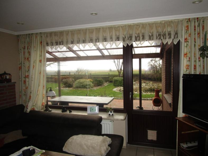 Terrassentür braun mit Katzenklappe und Seitenteil